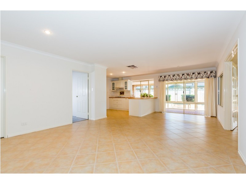 45 Mariners Cove Drive, Dudley Park WA 6210