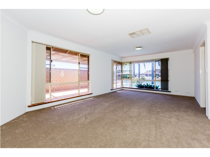 12 Waterside Drive, Dudley Park WA 6210