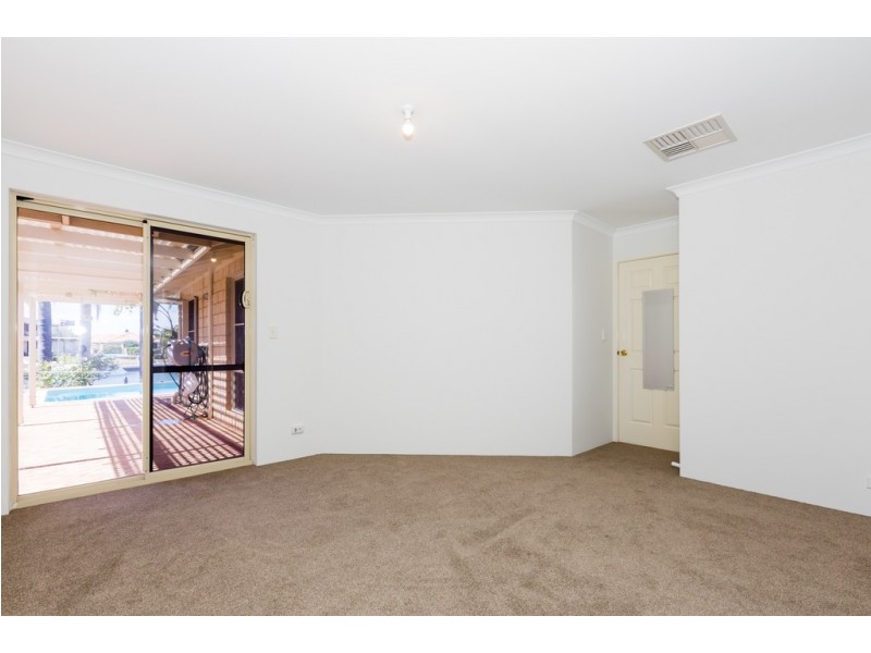 12 Waterside Drive, Dudley Park WA 6210