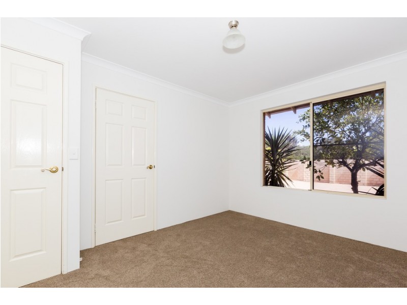 12 Waterside Drive, Dudley Park WA 6210