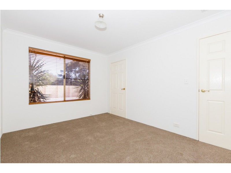 12 Waterside Drive, Dudley Park WA 6210