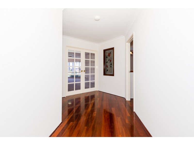 12 Waterside Drive, Dudley Park WA 6210