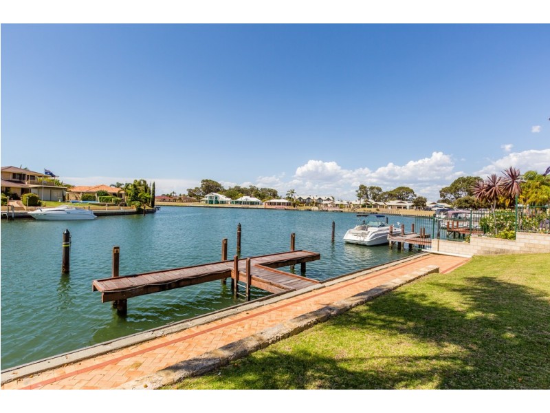 12 Waterside Drive, Dudley Park WA 6210