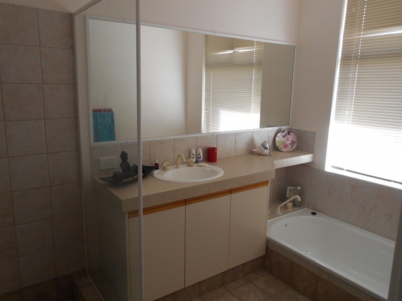 44 Paradise Circuit, Halls Head WA 6210