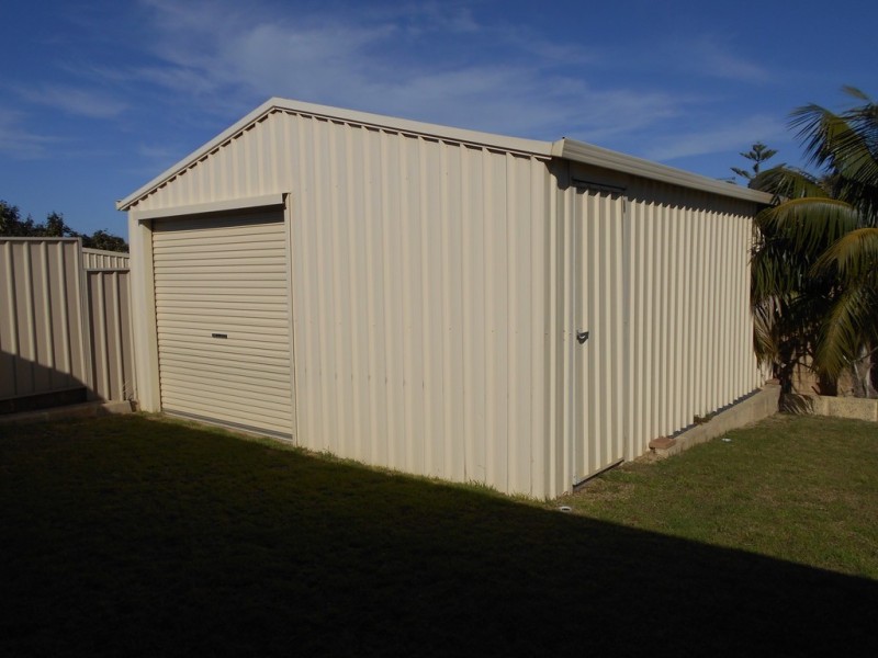 44 Paradise Circuit, Halls Head WA 6210