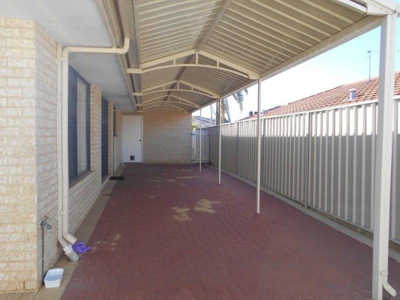 44 Paradise Circuit, Halls Head WA 6210