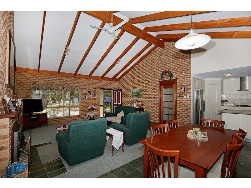 17 Koolyanga Place, Greenfields WA 6210