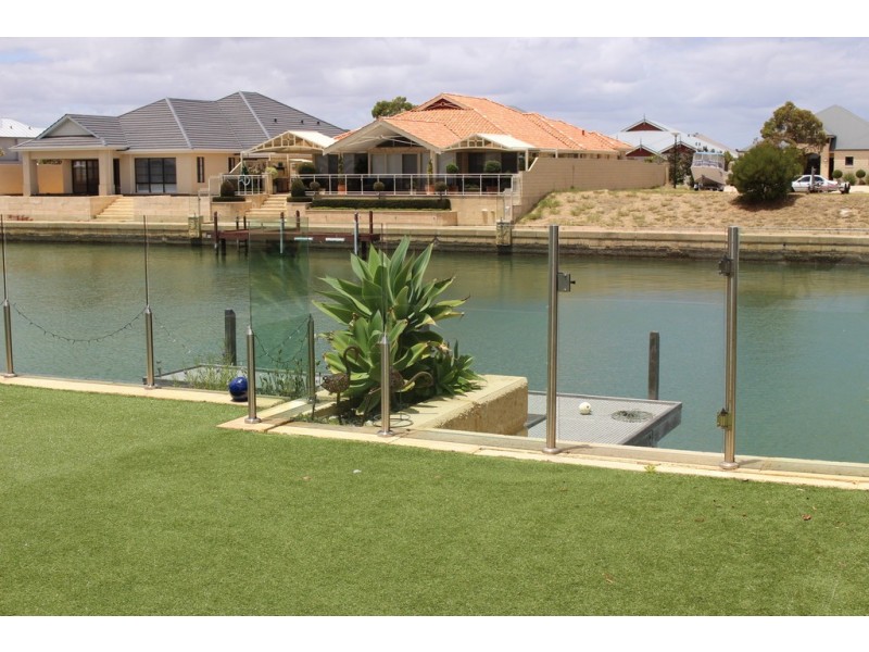 8 Gael Place, Dudley Park WA 6210