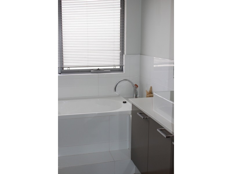 8 Gael Place, Dudley Park WA 6210