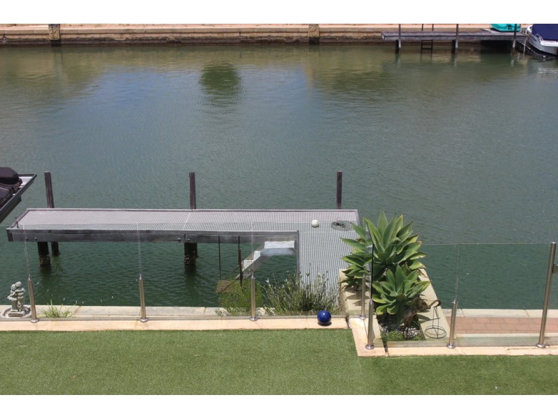 8 Gael Place, Dudley Park WA 6210