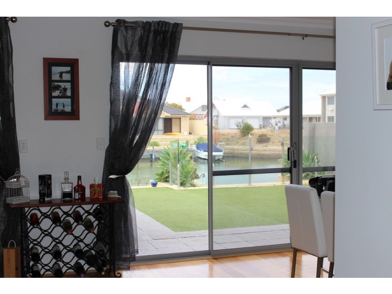 8 Gael Place, Dudley Park WA 6210