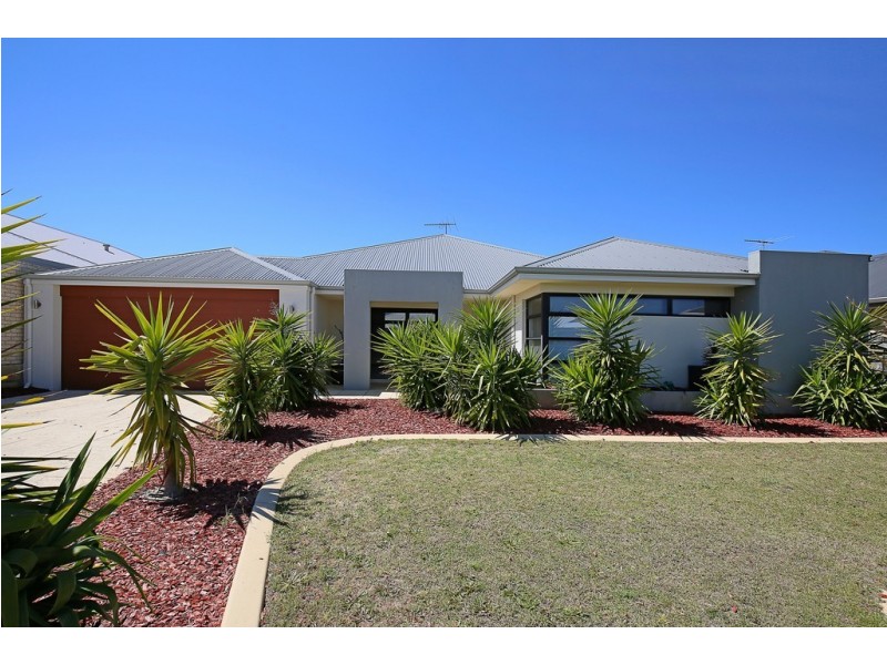 24 Senecio Way, Halls Head WA 6210