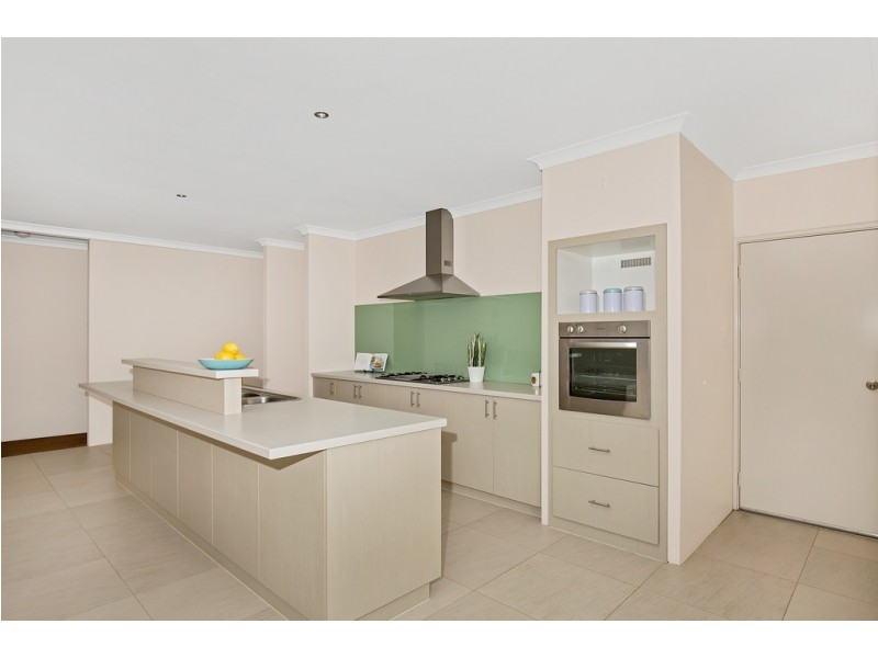 24 Senecio Way, Halls Head WA 6210