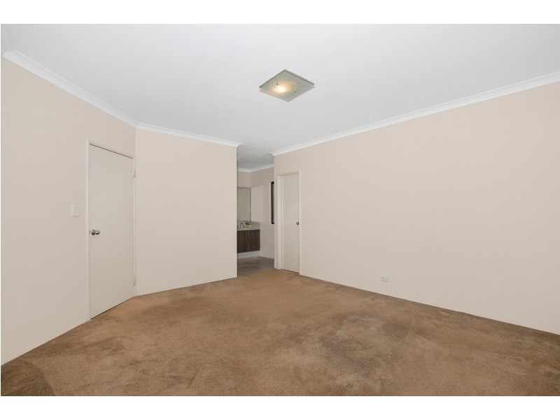 24 Senecio Way, Halls Head WA 6210