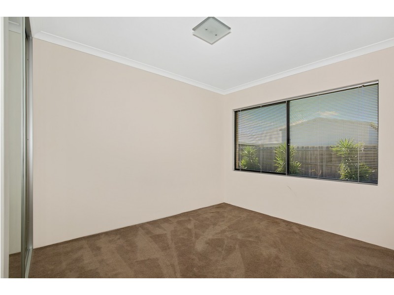 24 Senecio Way, Halls Head WA 6210