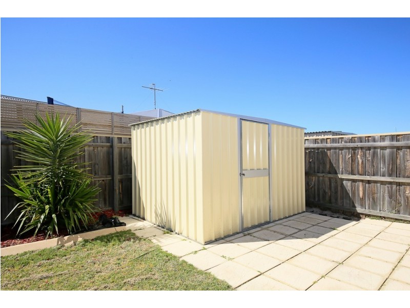 24 Senecio Way, Halls Head WA 6210