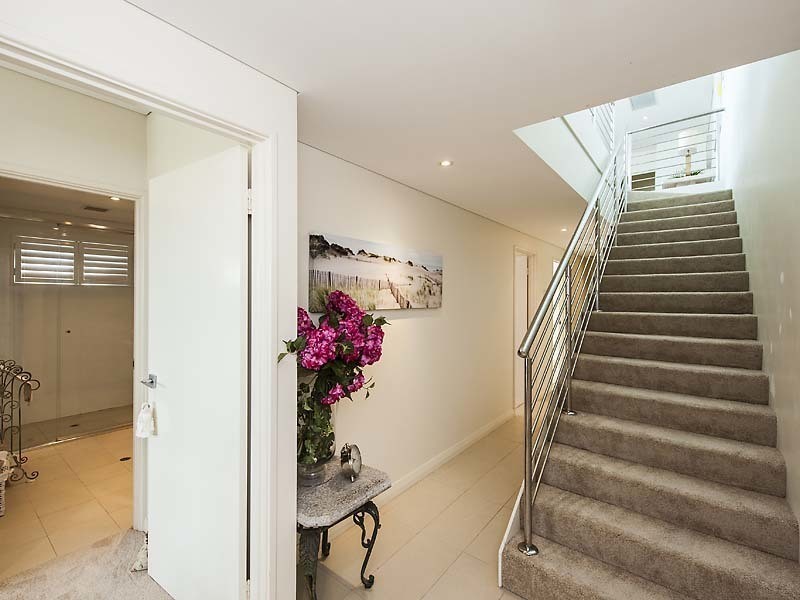 2/24 Oversby Street, Halls Head WA 6210