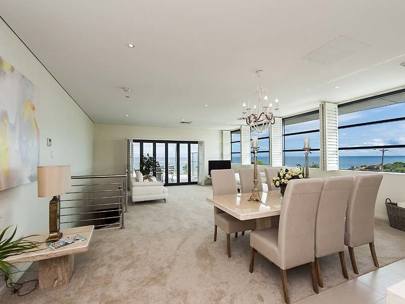 2/24 Oversby Street, Halls Head WA 6210