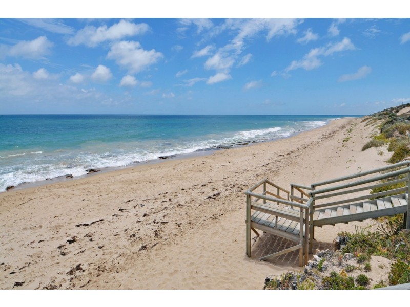 2/24 Oversby Street, Halls Head WA 6210