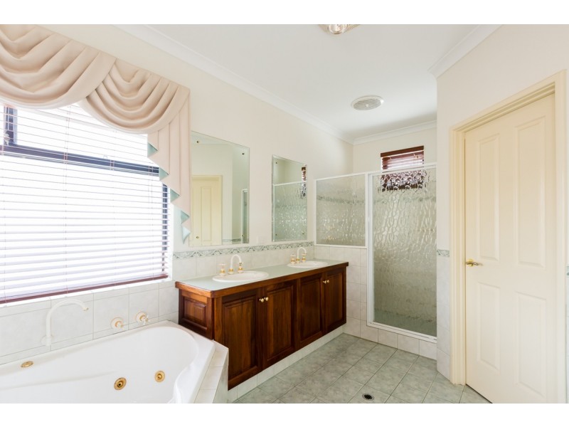 4 Cervantes Drive, Erskine WA 6210