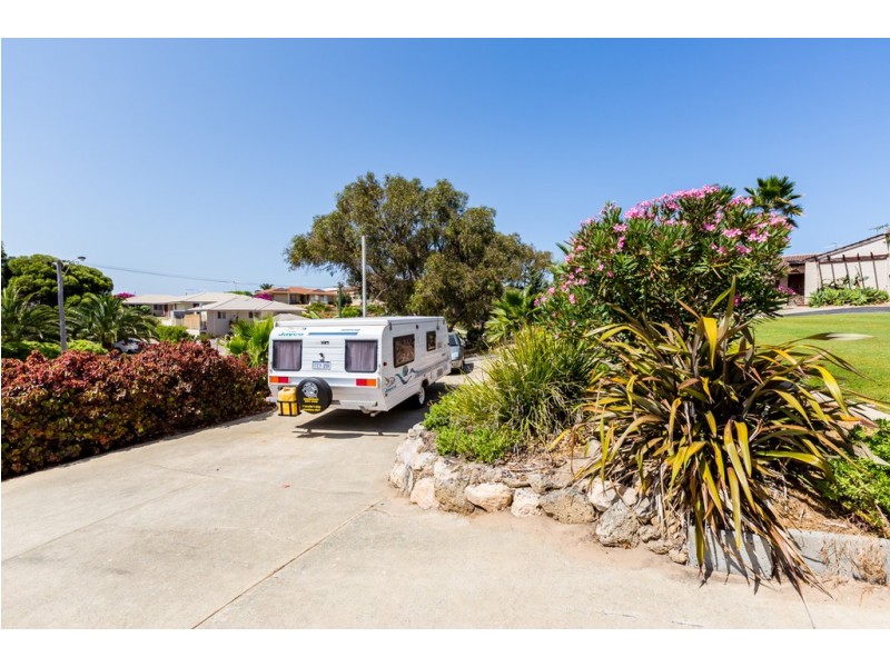 28 Mippi Road, Halls Head WA 6210