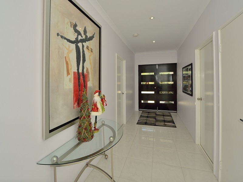 115 Hudson Drive, Dudley Park WA 6210