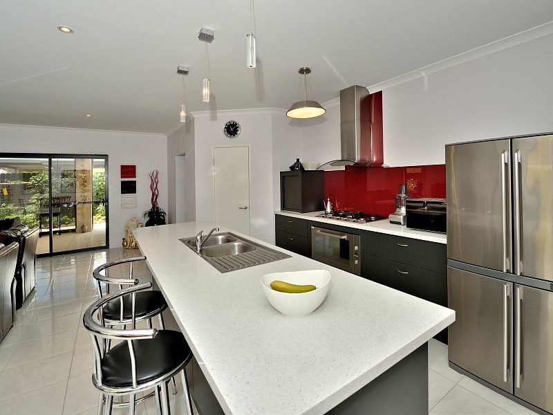 115 Hudson Drive, Dudley Park WA 6210