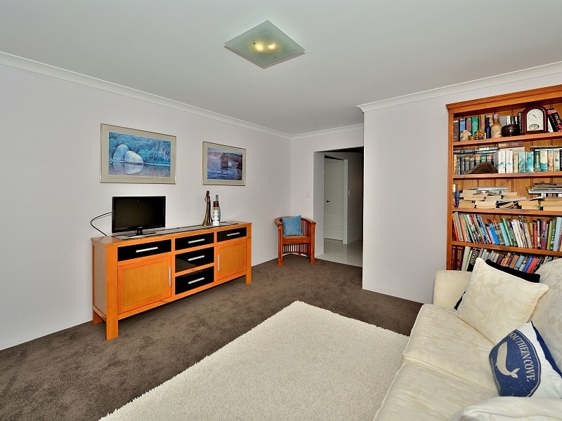 115 Hudson Drive, Dudley Park WA 6210