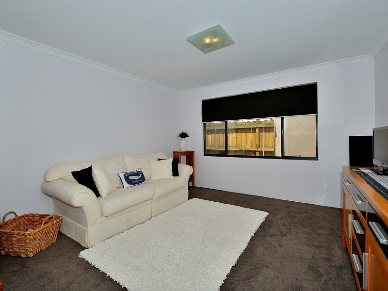 115 Hudson Drive, Dudley Park WA 6210