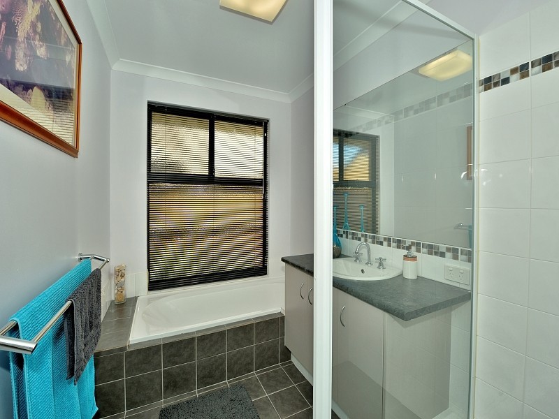 115 Hudson Drive, Dudley Park WA 6210