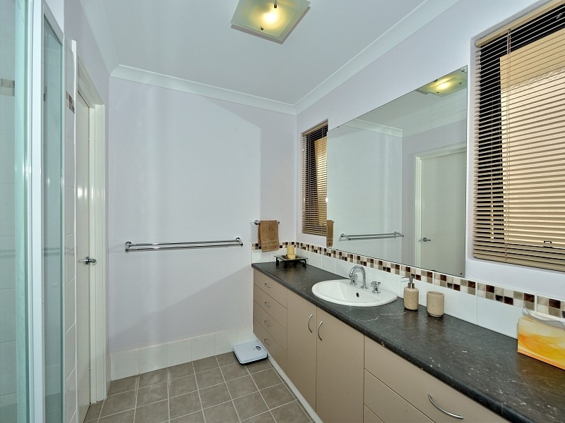 115 Hudson Drive, Dudley Park WA 6210