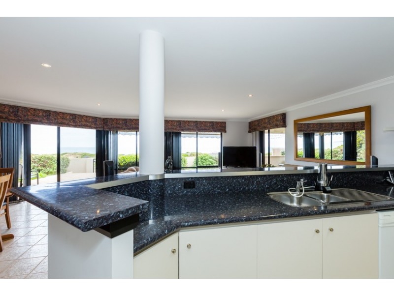 28 Ronsard Drive, San Remo WA 6210