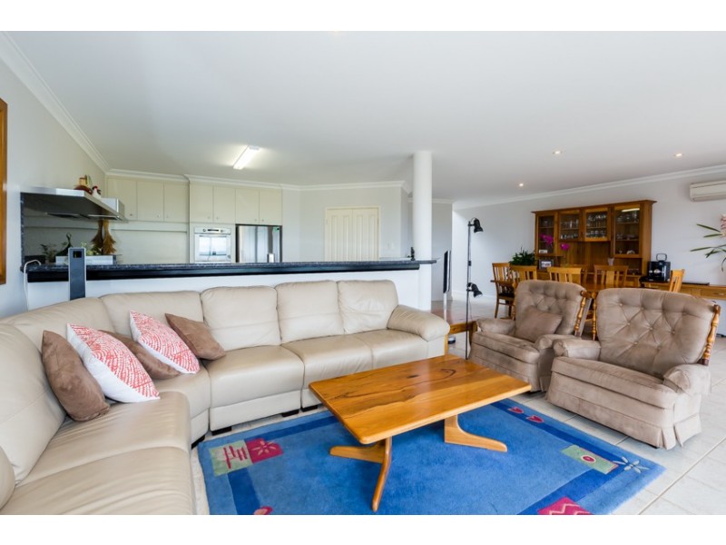 28 Ronsard Drive, San Remo WA 6210