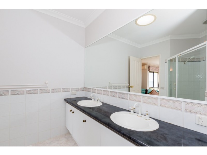 28 Ronsard Drive, San Remo WA 6210