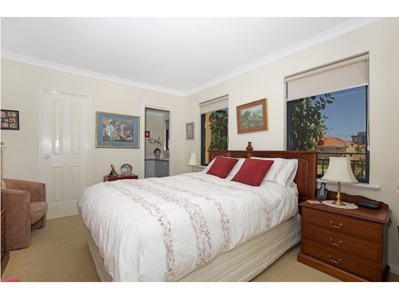 2/51 Sutton Street, Mandurah WA 6210