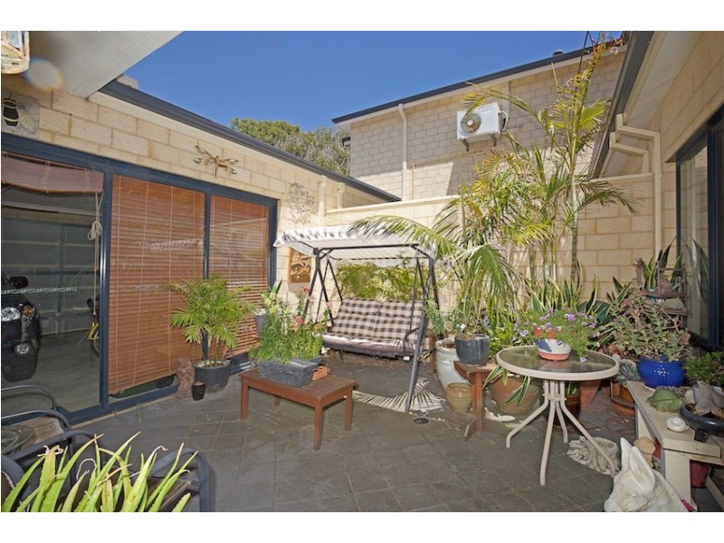 2/51 Sutton Street, Mandurah WA 6210