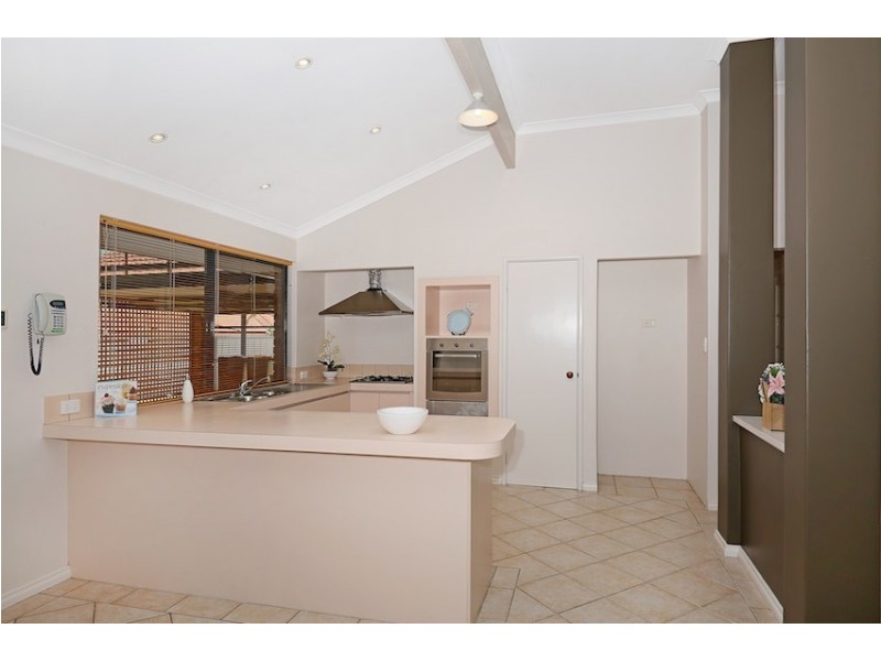 5 Medford Court, Meadow Springs WA 6210