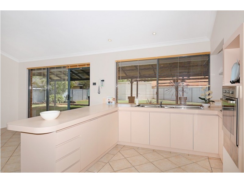 5 Medford Court, Meadow Springs WA 6210