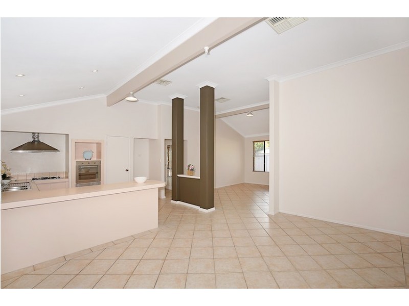 5 Medford Court, Meadow Springs WA 6210