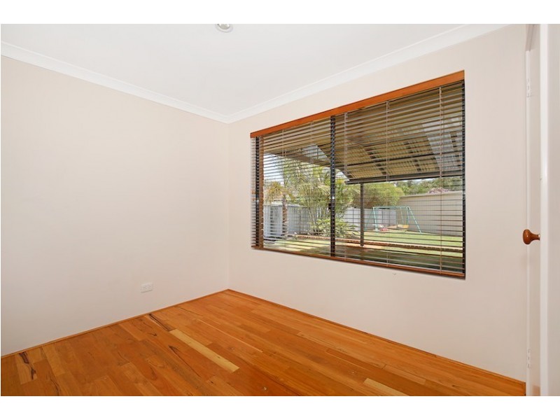 5 Medford Court, Meadow Springs WA 6210