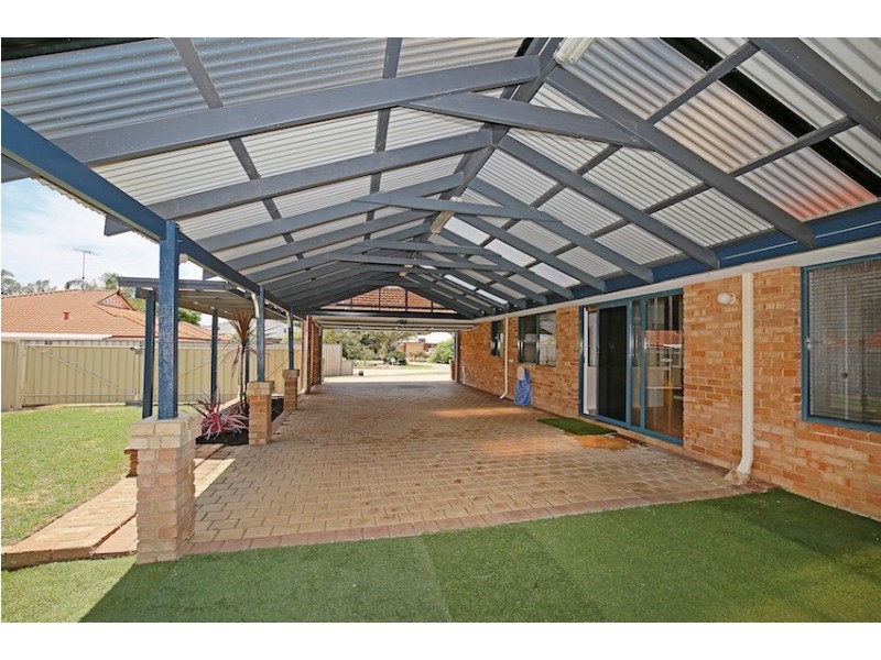 5 Medford Court, Meadow Springs WA 6210