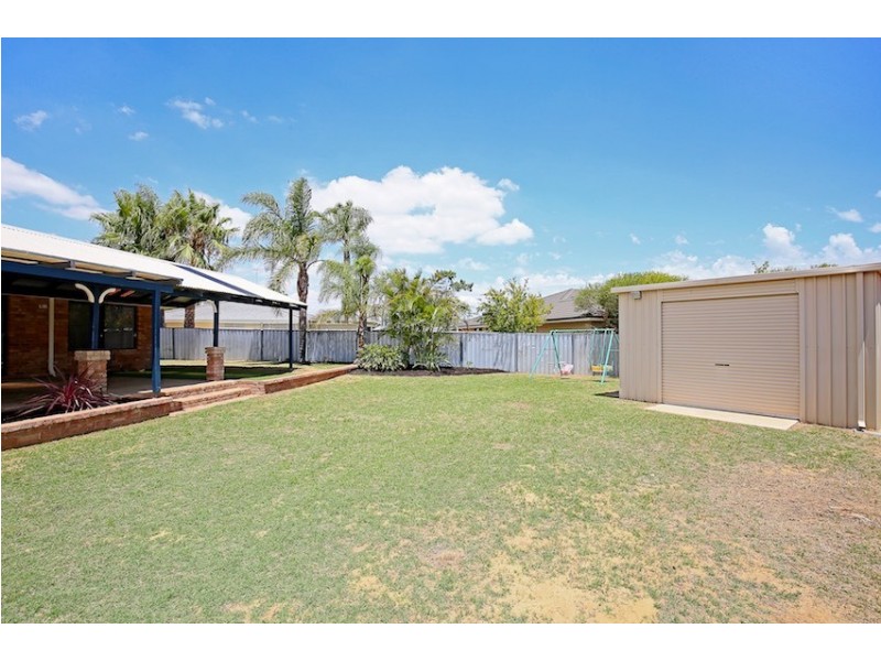 5 Medford Court, Meadow Springs WA 6210