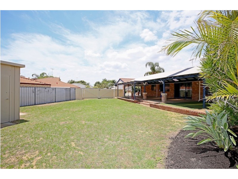 5 Medford Court, Meadow Springs WA 6210