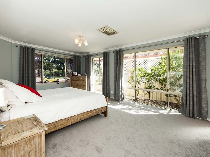 32 Pebble Beach Boulevard, Meadow Springs WA 6210