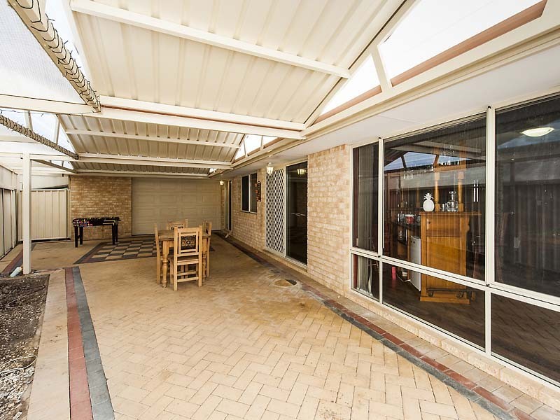 32 Pebble Beach Boulevard, Meadow Springs WA 6210