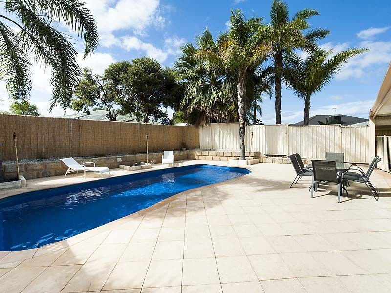 32 Pebble Beach Boulevard, Meadow Springs WA 6210