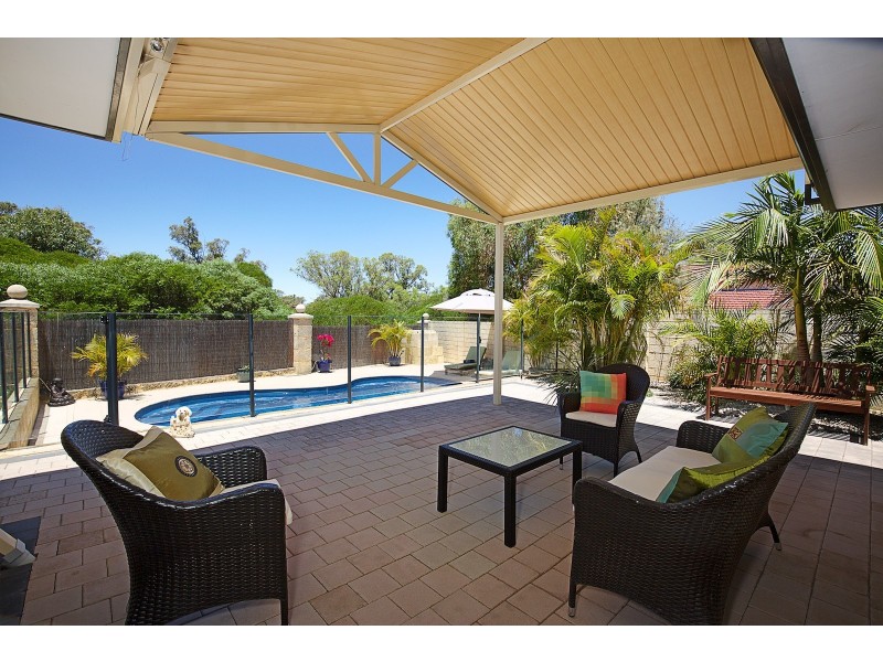 27 Fairborn Retreat, Meadow Springs WA 6210