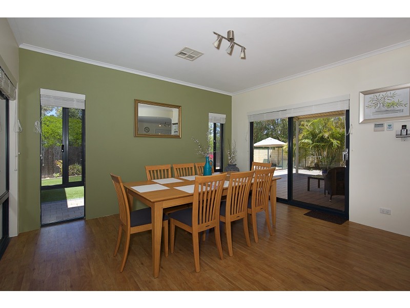 27 Fairborn Retreat, Meadow Springs WA 6210