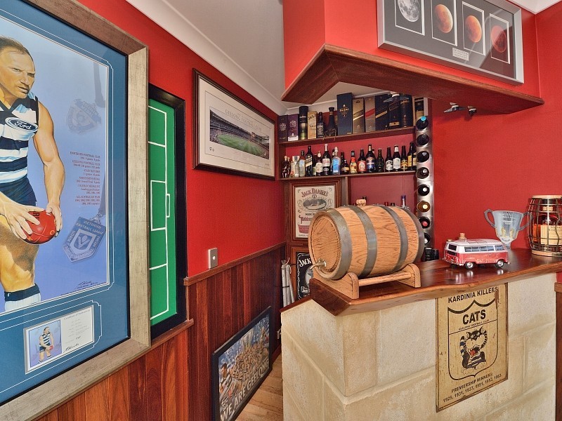 35 Floribunda Avenue, Halls Head WA 6210