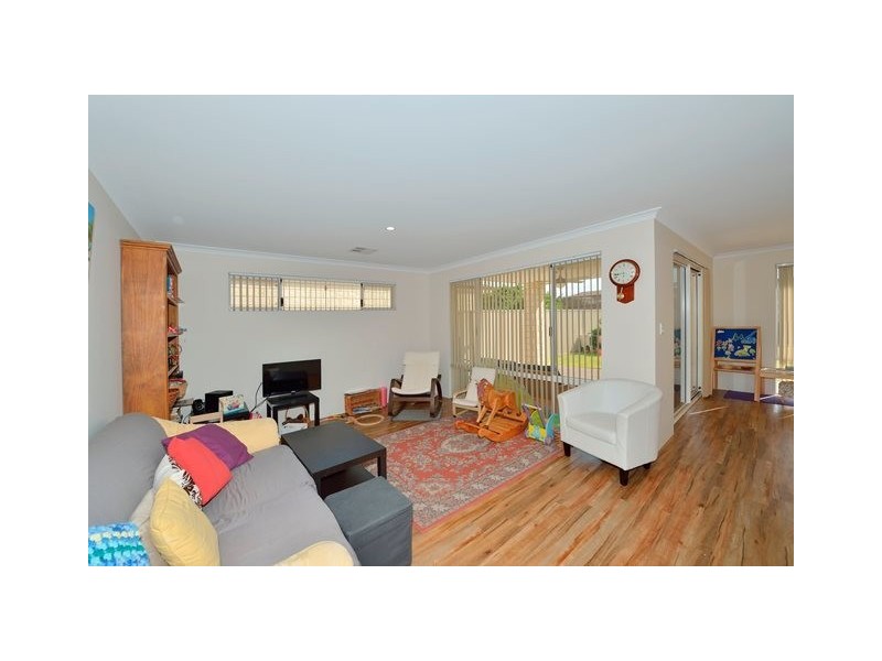 36 Kitchener Street, Dudley Park WA 6210